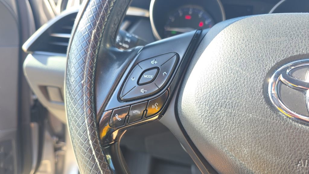 Used 2019 Toyota C-HR XLE image 22