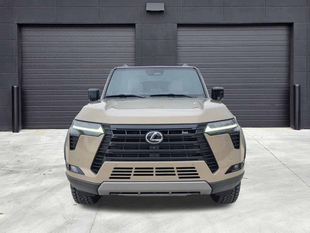 Used 2024 Lexus GX 550 image 2