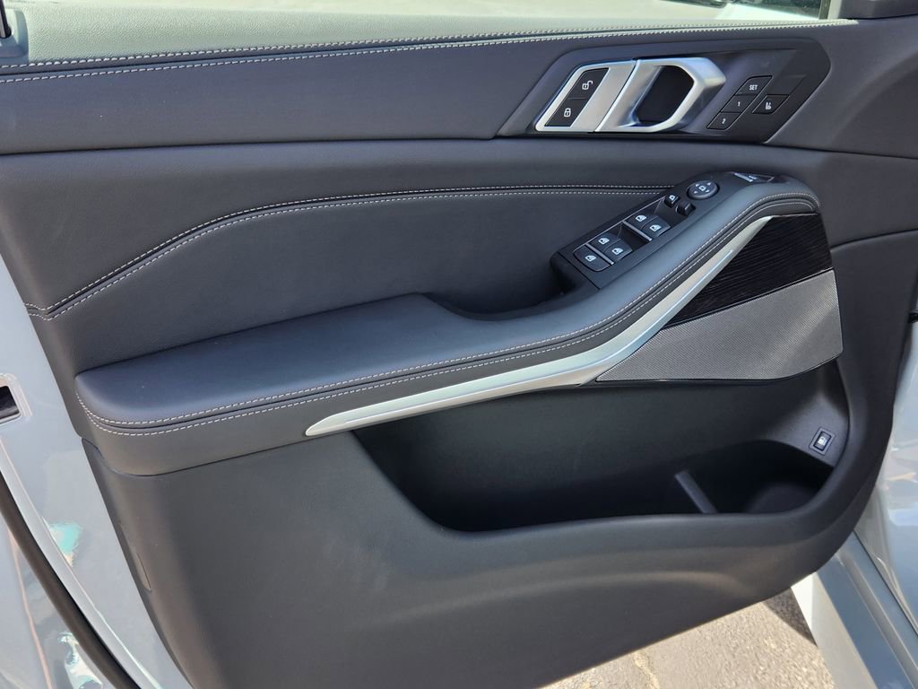 New 2026 BMW X5 xDrive50e AWD/4WD image 8