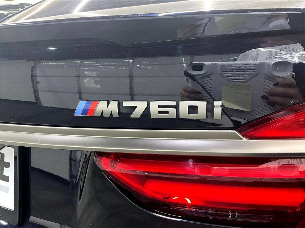 Used 2018 BMW M760i xDrive AWD/4WD image 26