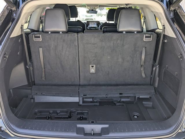 Used 2020 Toyota Highlander XLE image 12