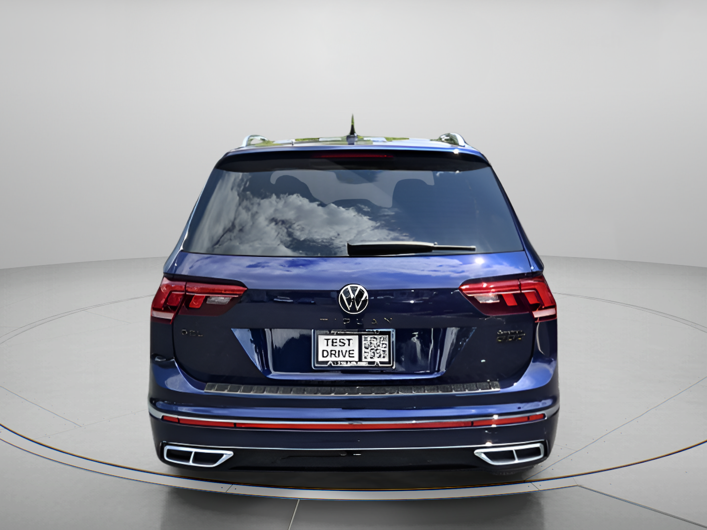 Used 2023 Volkswagen Tiguan SEL R-Line AWD/4WD image 4
