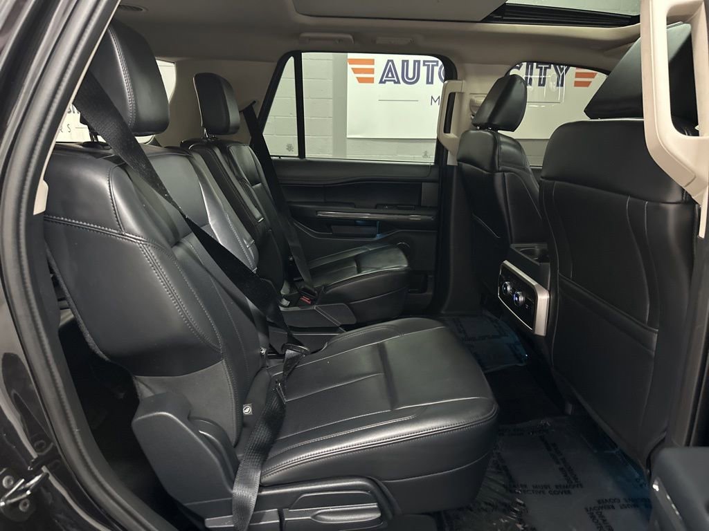 Used 2024 Ford Expedition XLT AWD/4WD image 38