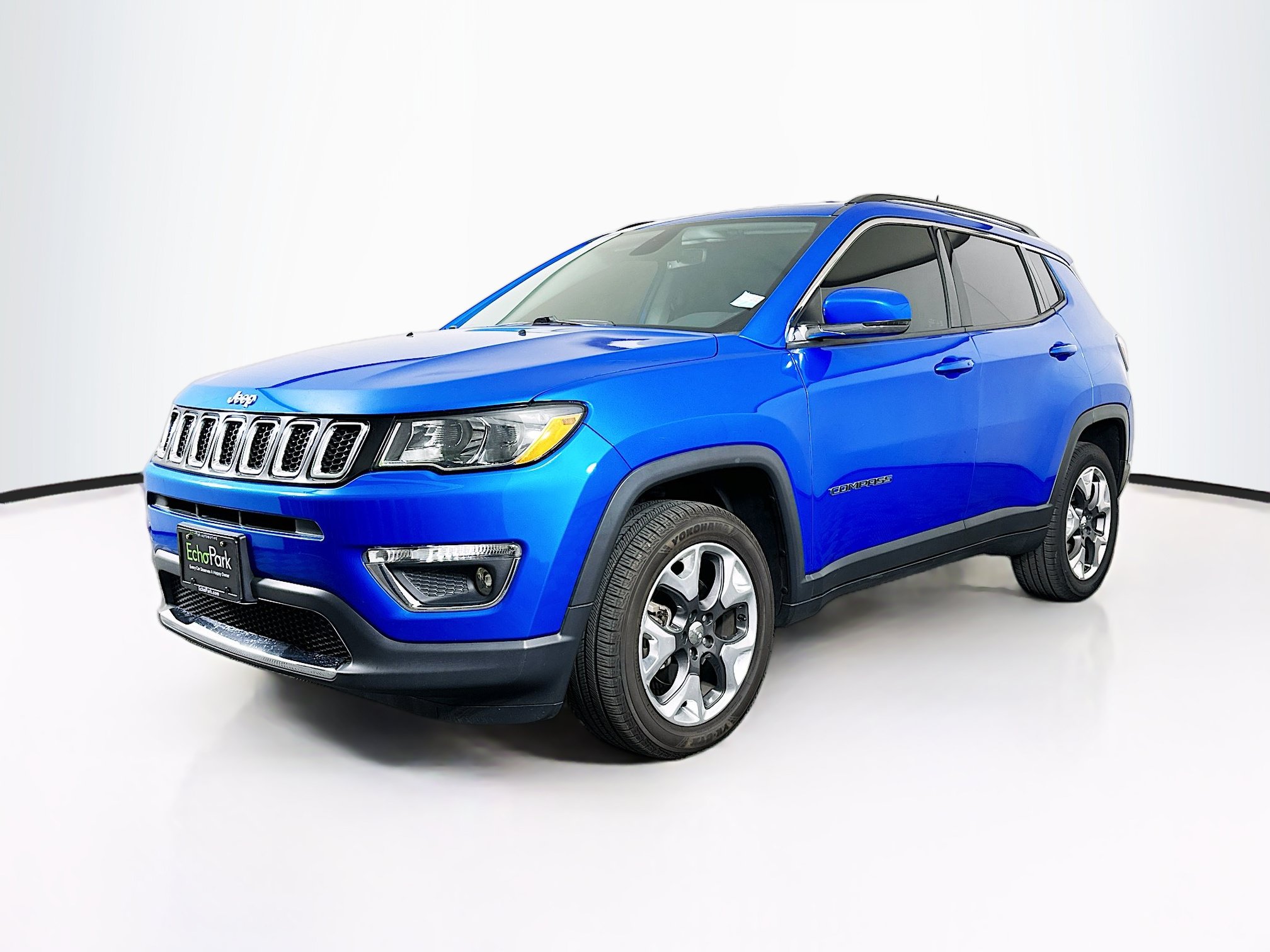 Used 2019 Jeep Compass Limited w/ Safety & Security Group AWD/4WD image 3