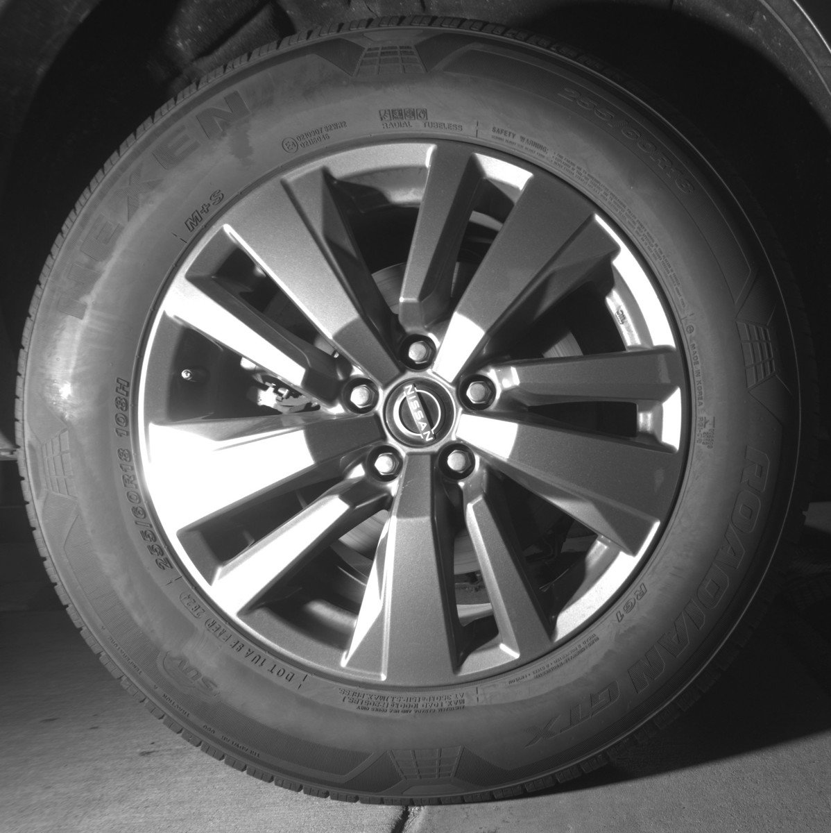 Used 2025 Nissan Pathfinder SV image 15