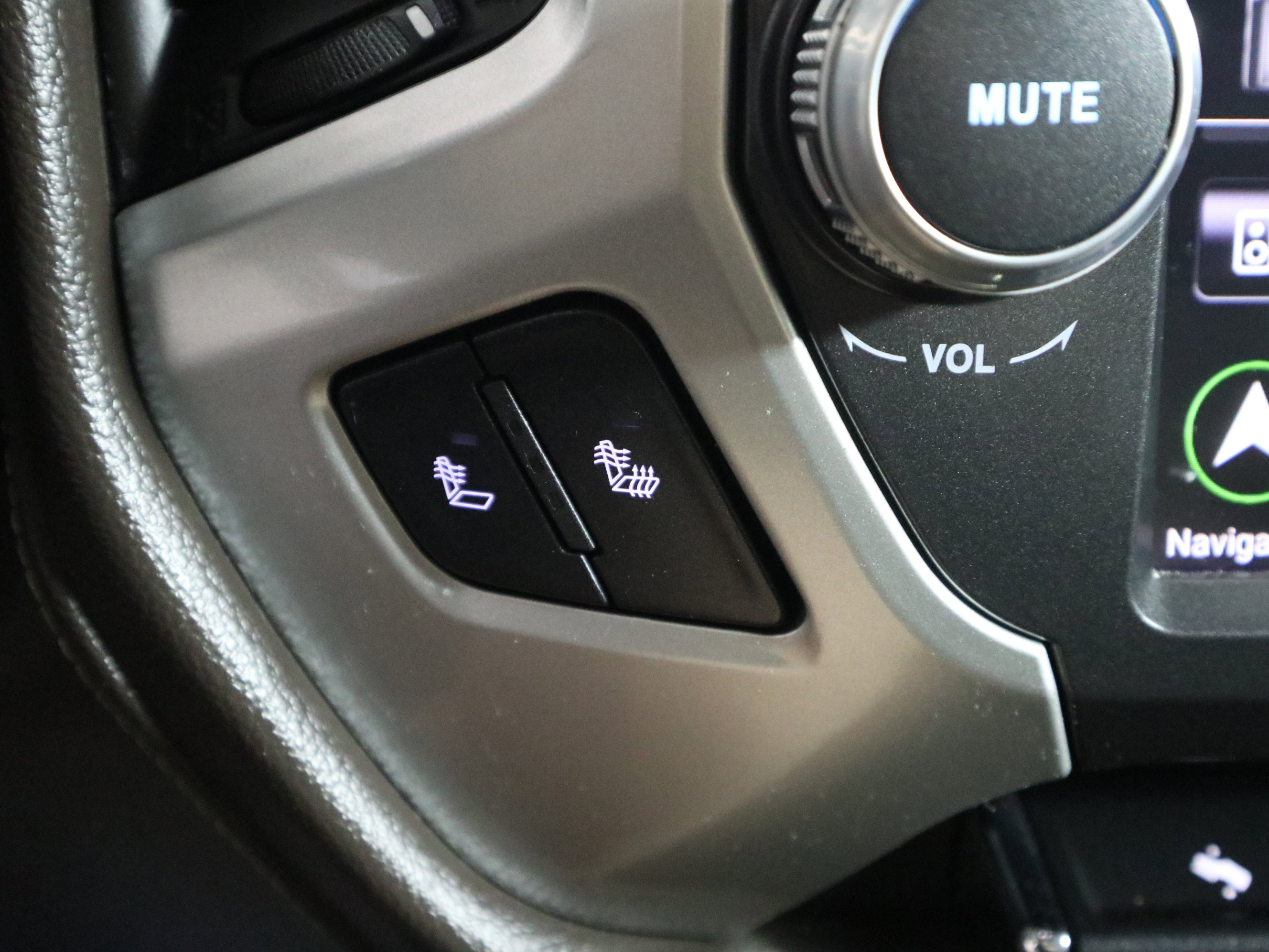 Used 2014 GMC Sierra 1500 SLT w/ Suspension Package, Off-Road image 27