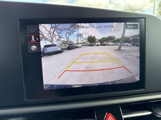 Used 2025 Kia Niro LX image 17