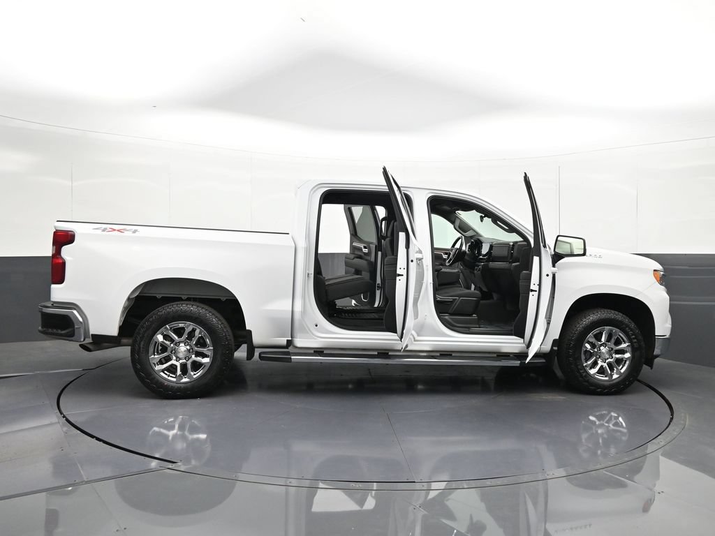 Used 2022 Chevrolet Silverado 1500 LT AWD/4WD image 40