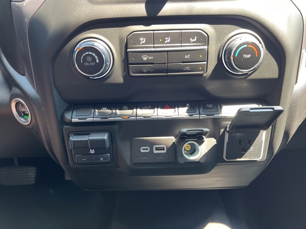 Used 2024 Chevrolet Silverado 1500 Custom image 26