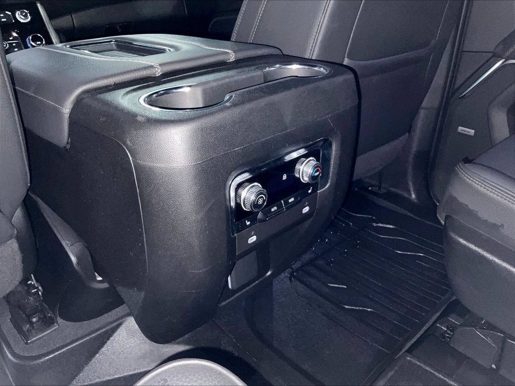 Used 2023 GMC Yukon XL Denali AWD/4WD image 12