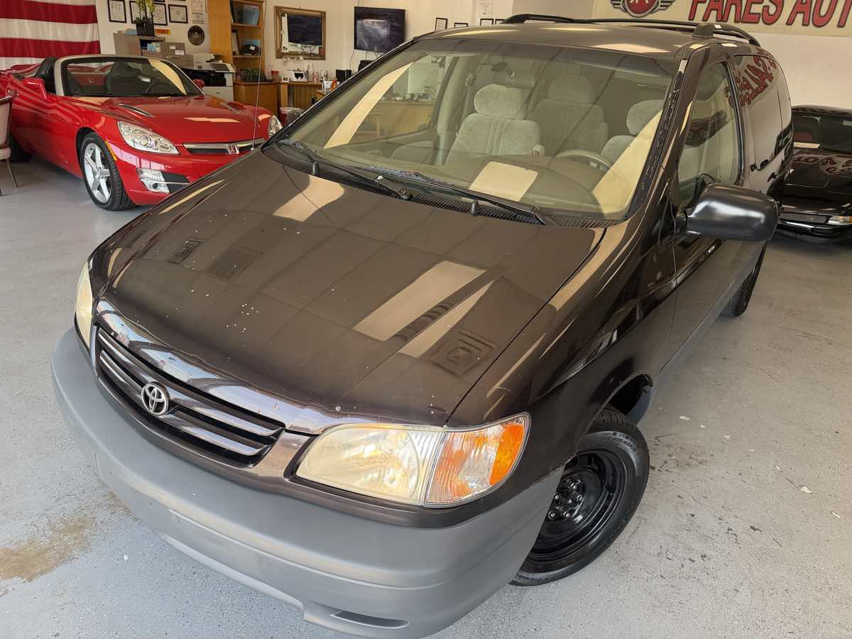 Used 2002 Toyota Sienna LE FWD image 11