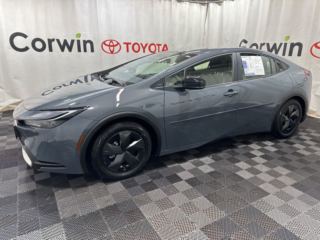 Used 2025 Toyota Prius Plug-In Hybrid image 4