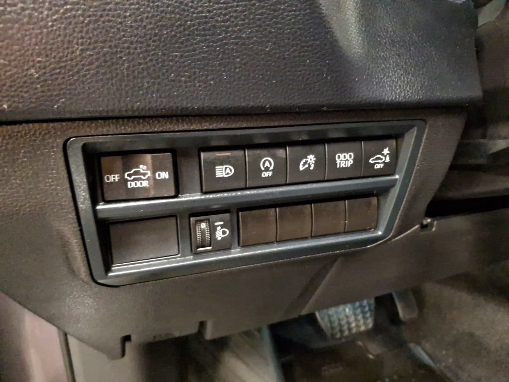 Used 2025 Toyota Tundra SR5 w/ SR5 Convenience Package AWD/4WD image 19