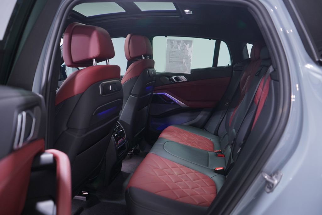 Used 2024 BMW X6 xDrive40i w/ Executive Package image 9