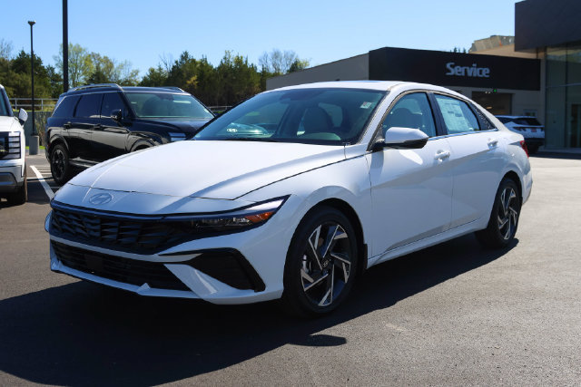 New 2026 Hyundai Elantra Limited FWD image 6