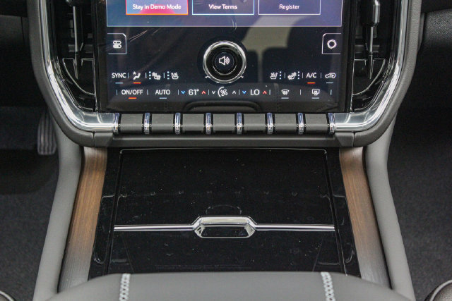 New 2026 GMC Yukon Denali w/ Sun & Power Step Package AWD/4WD image 22