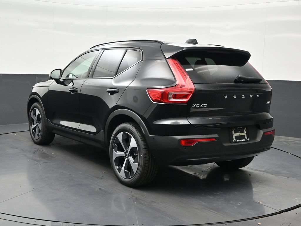 New 2026 Volvo XC40 B5 Plus w/ Protection Package Premier AWD/4WD image 3