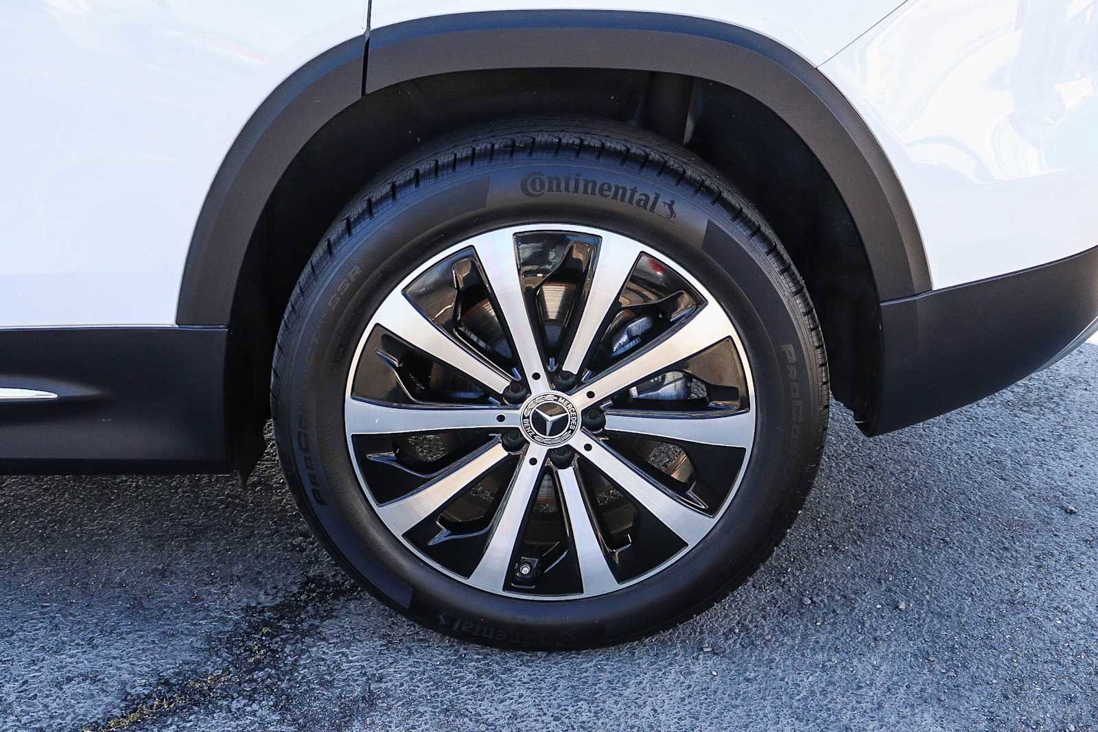 Used 2023 Mercedes-Benz GLB 250 4MATIC image 9