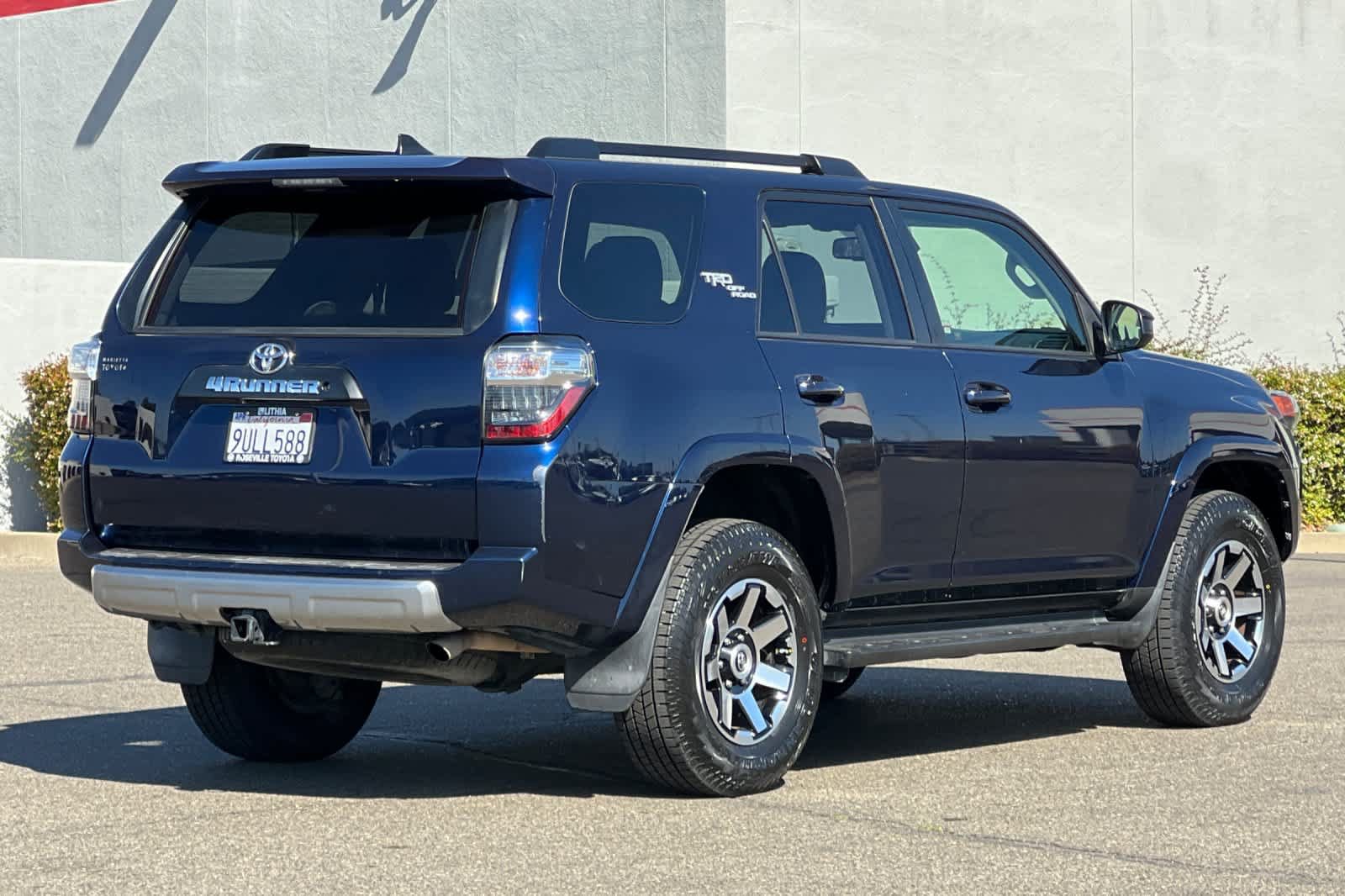 Used 2020 Toyota 4Runner TRD Off-Road AWD/4WD image 2
