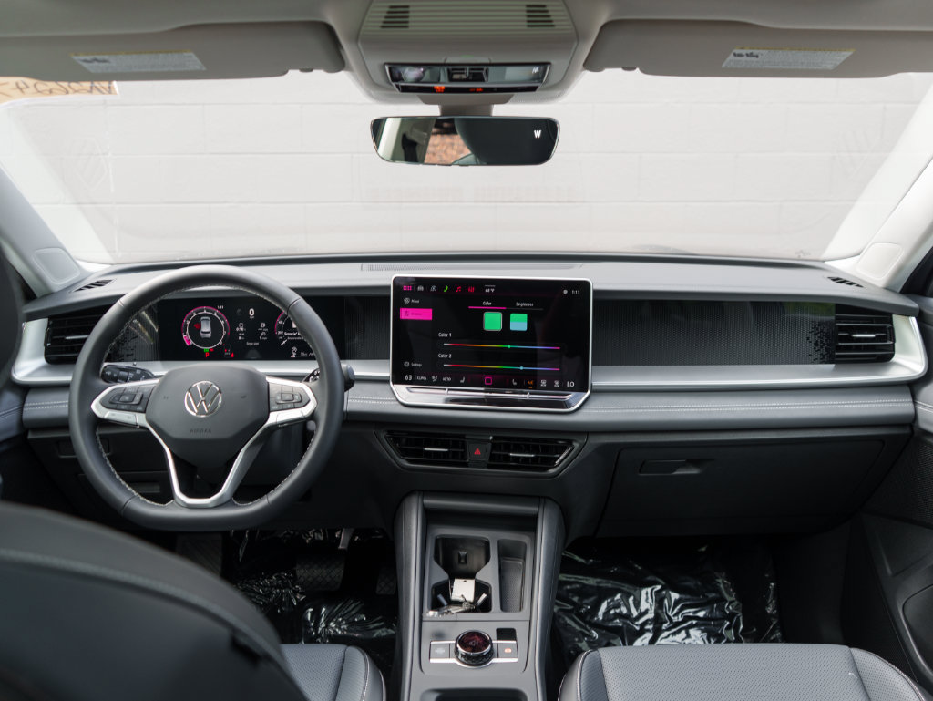 New 2026 Volkswagen Tiguan SE AWD/4WD image 8
