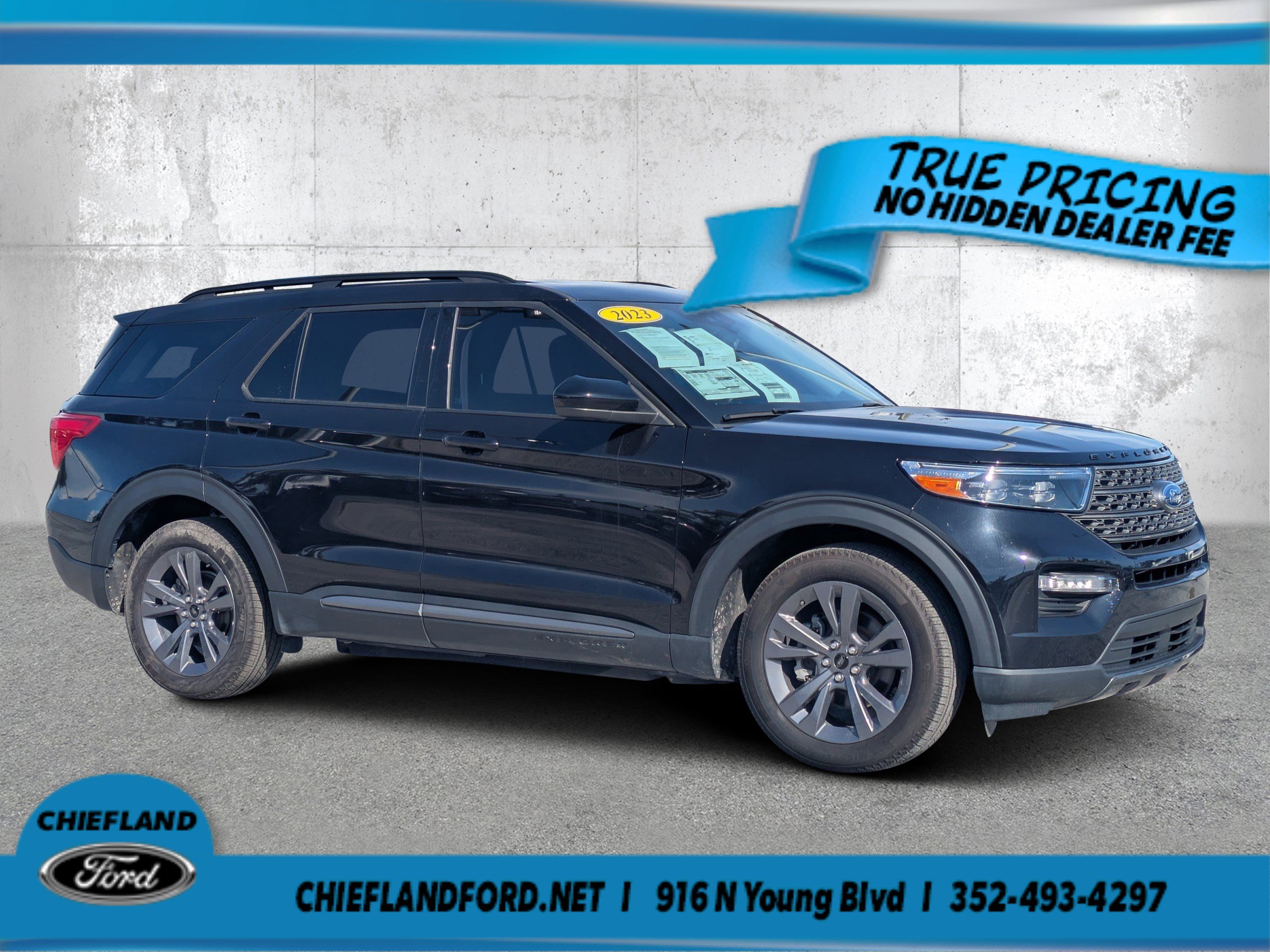 Used 2023 Ford Explorer XLT w/ Equipment Group 202A AWD/4WD image 1