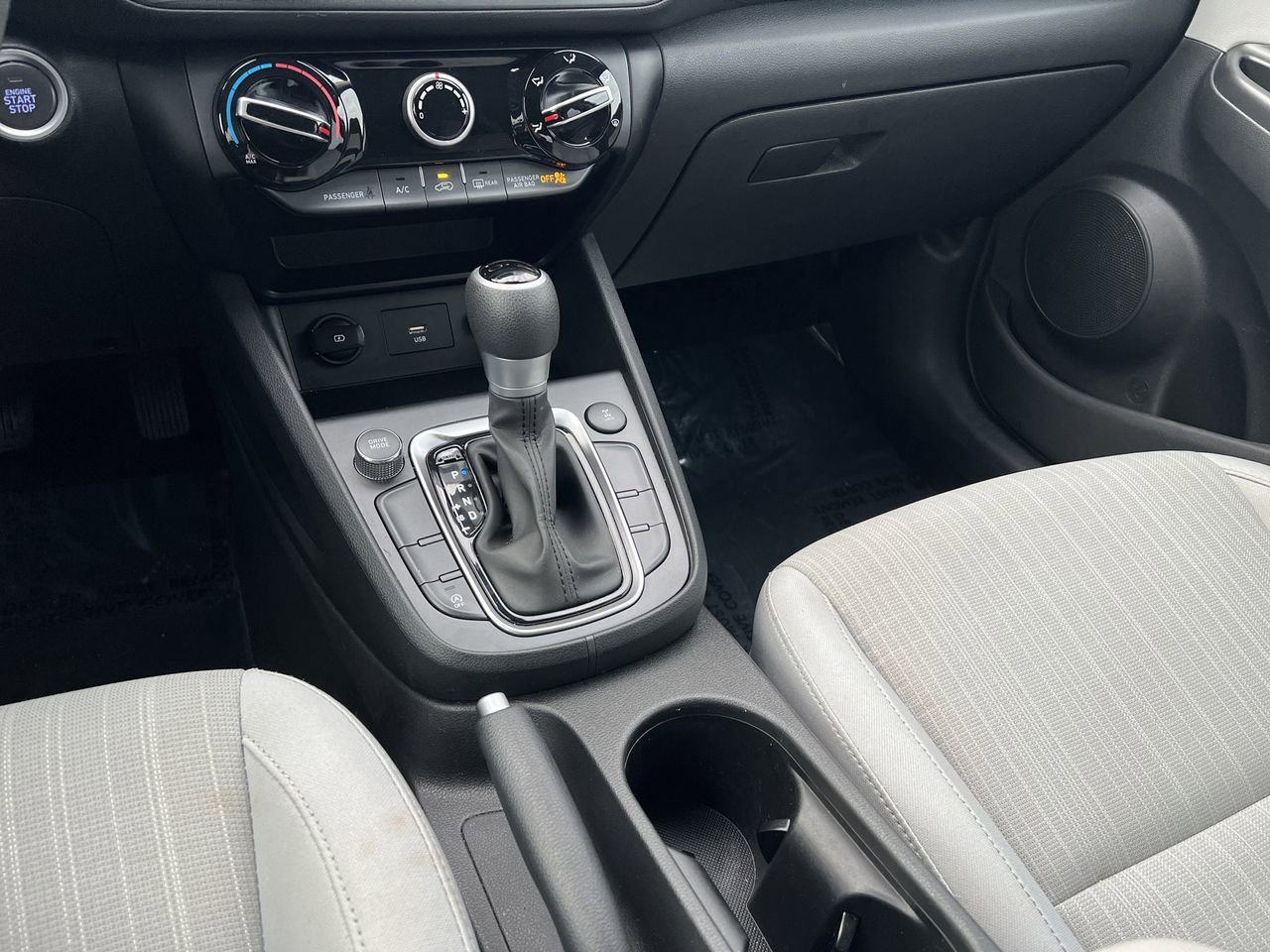 Used 2023 Hyundai Kona SEL image 9