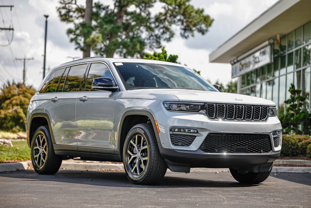 Used 2025 Jeep Grand Cherokee Limited w/ Luxury Tech Group II