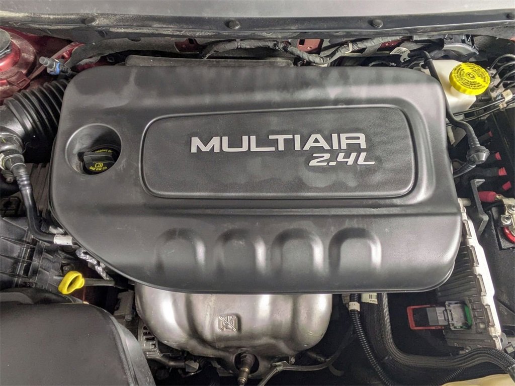 Certified 2019 Jeep Cherokee Latitude Plus w/ Comfort/Convenience Group image 30