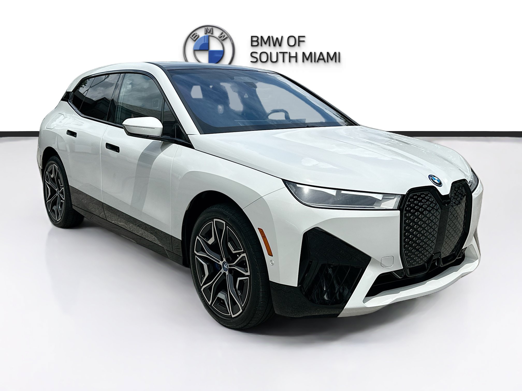 Used 2025 BMW iX xDrive50 AWD/4WD image 1