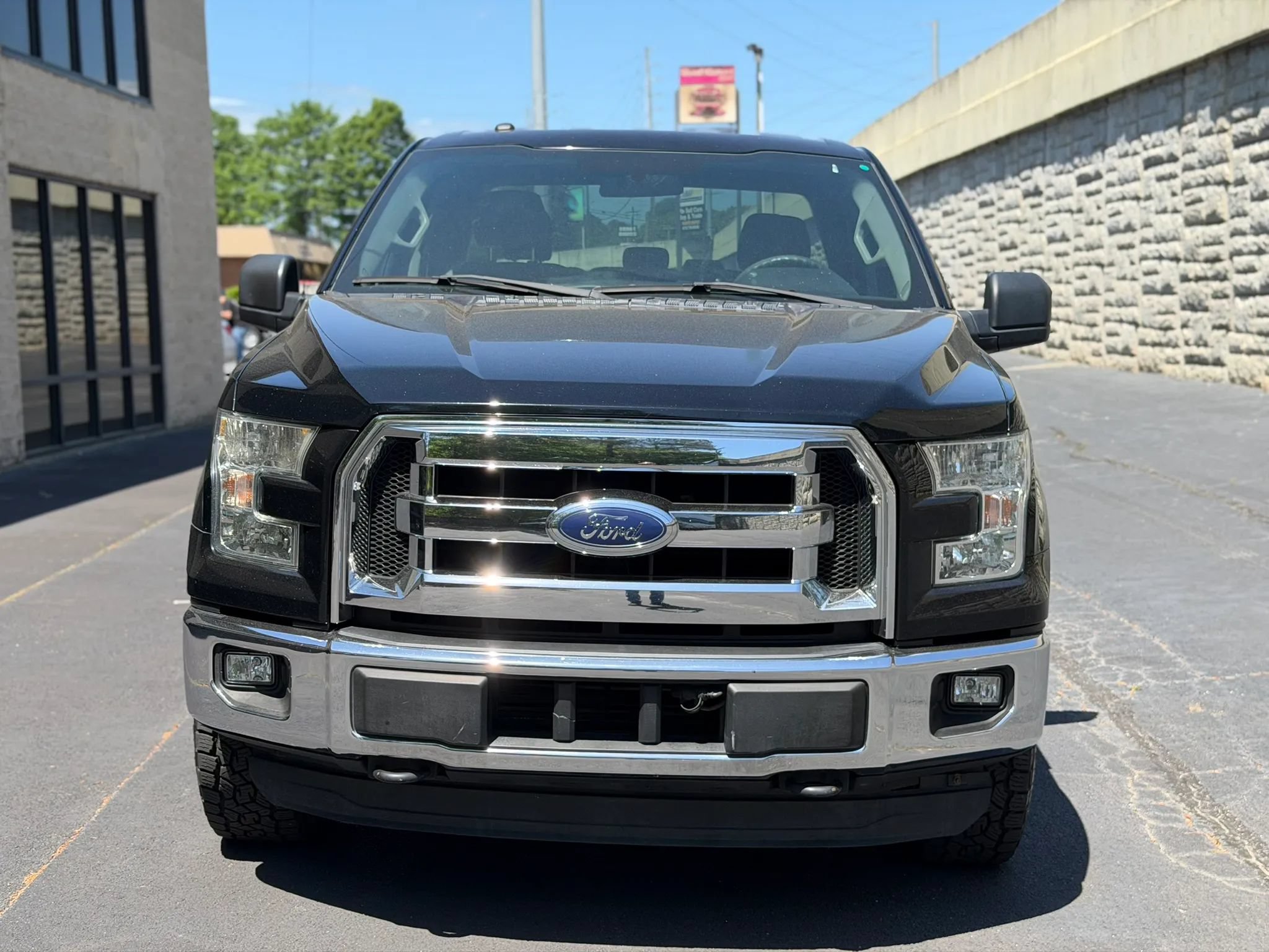 Used 2016 Ford F150 XLT w/ Trailer Tow Package AWD/4WD image 4