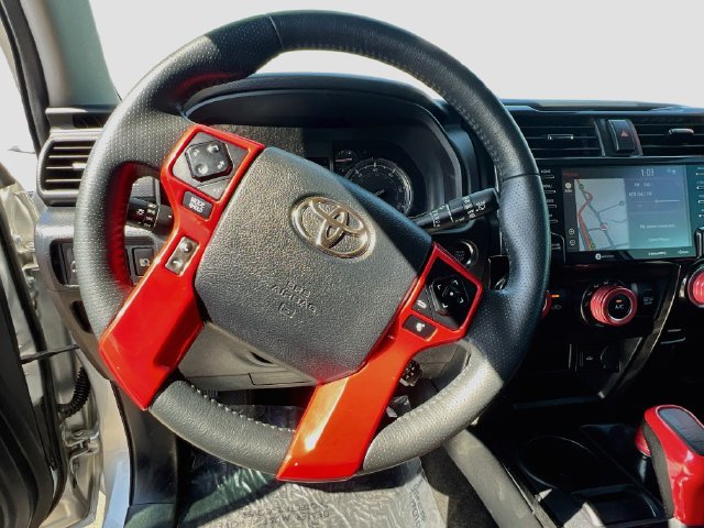 Used 2020 Toyota 4Runner TRD Off-Road Premium AWD/4WD image 11