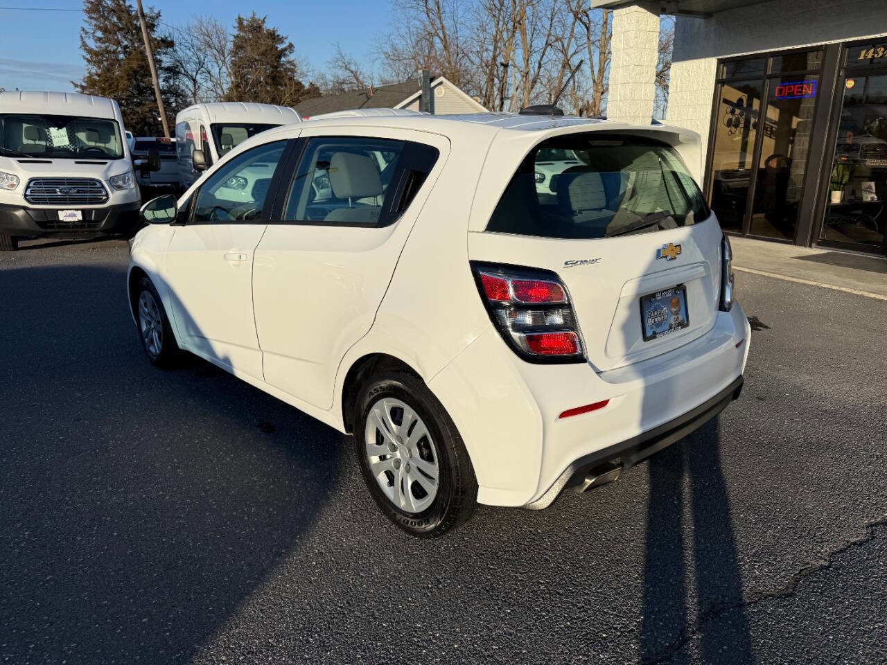 Used 2018 Chevrolet Sonic LT image 2