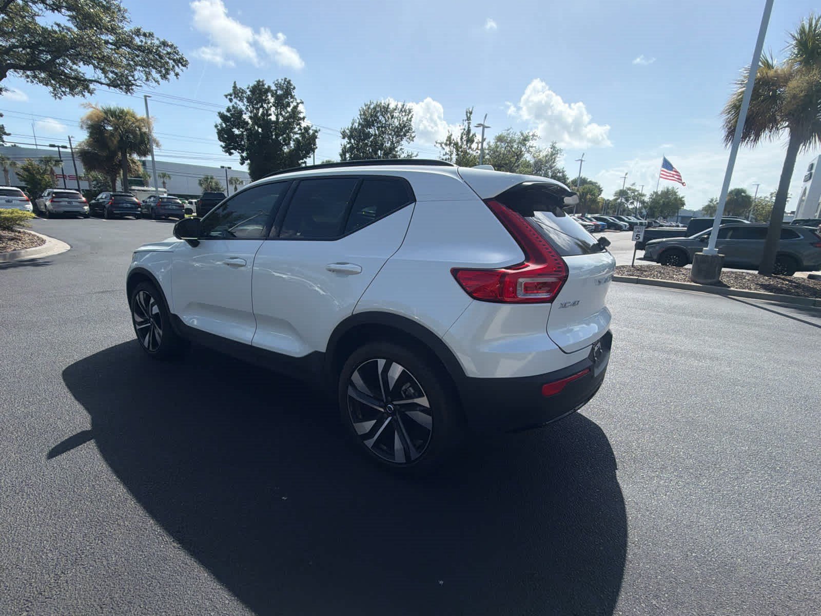 Certified 2023 Volvo XC40 B4 Plus w/ Protection Package Premier FWD image 15