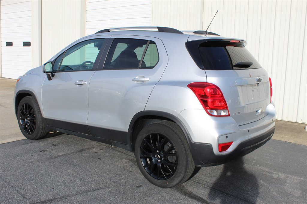 Used 2021 Chevrolet Trax LT w/ Sport Edition image 4