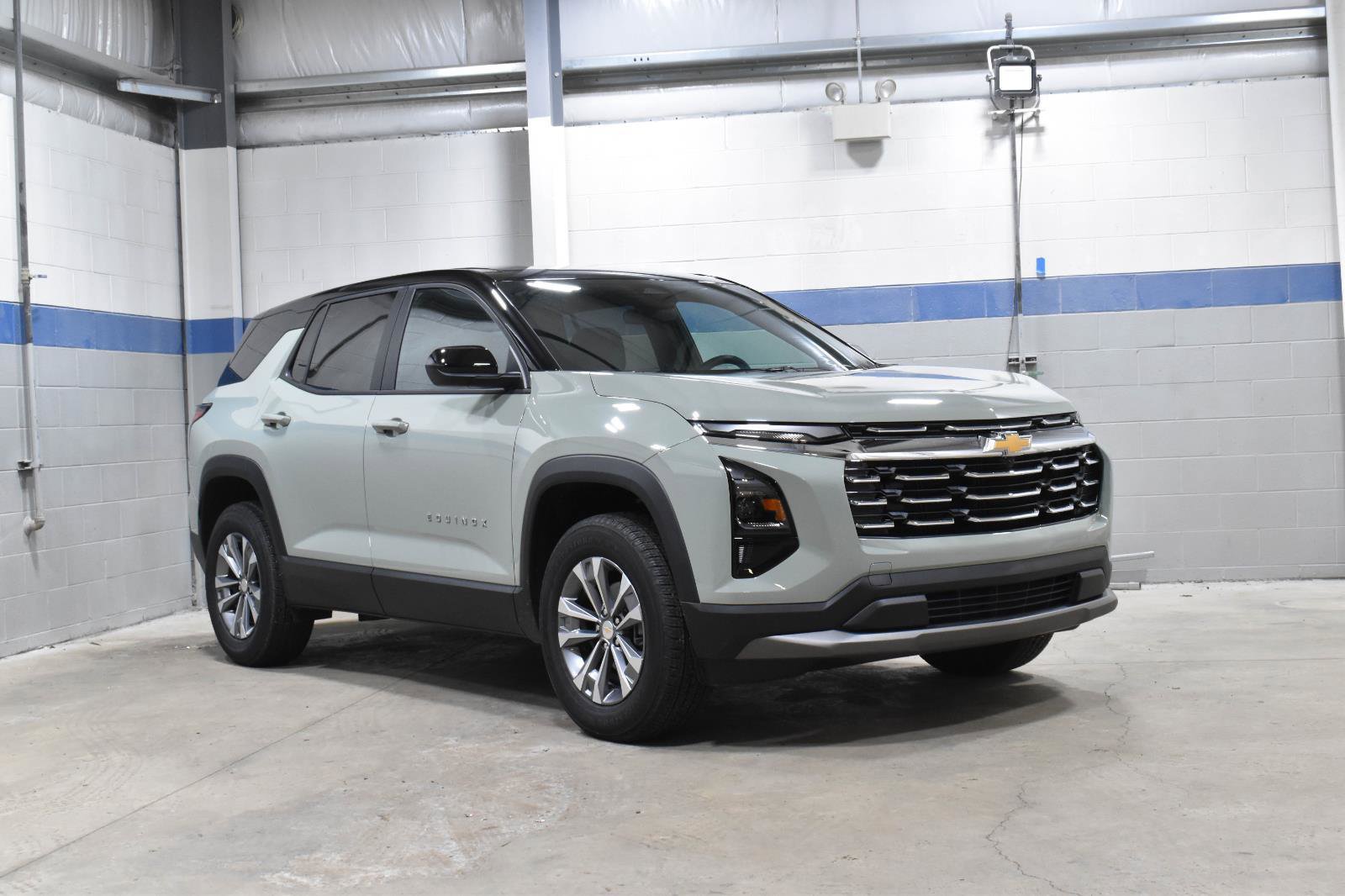 Used 2026 Chevrolet Equinox LT w/ Convenience Package II image 31