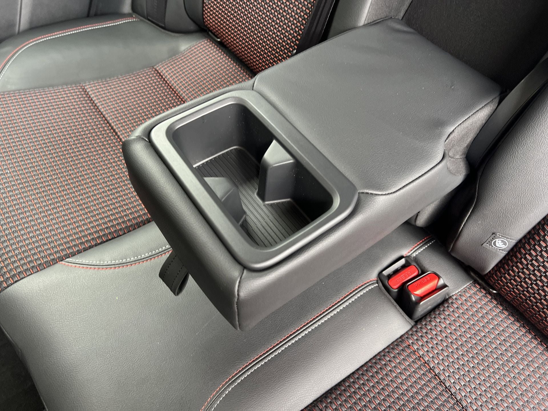 Certified 2025 Nissan Kicks SR FWD image 19