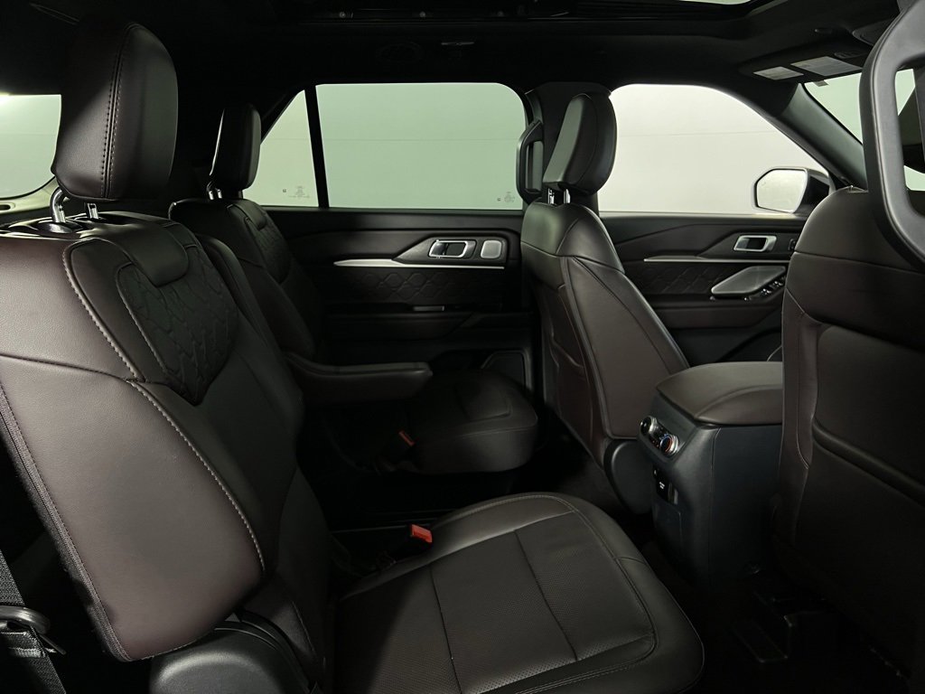Used 2025 Ford Explorer Platinum w/ LUX Leather Package image 33