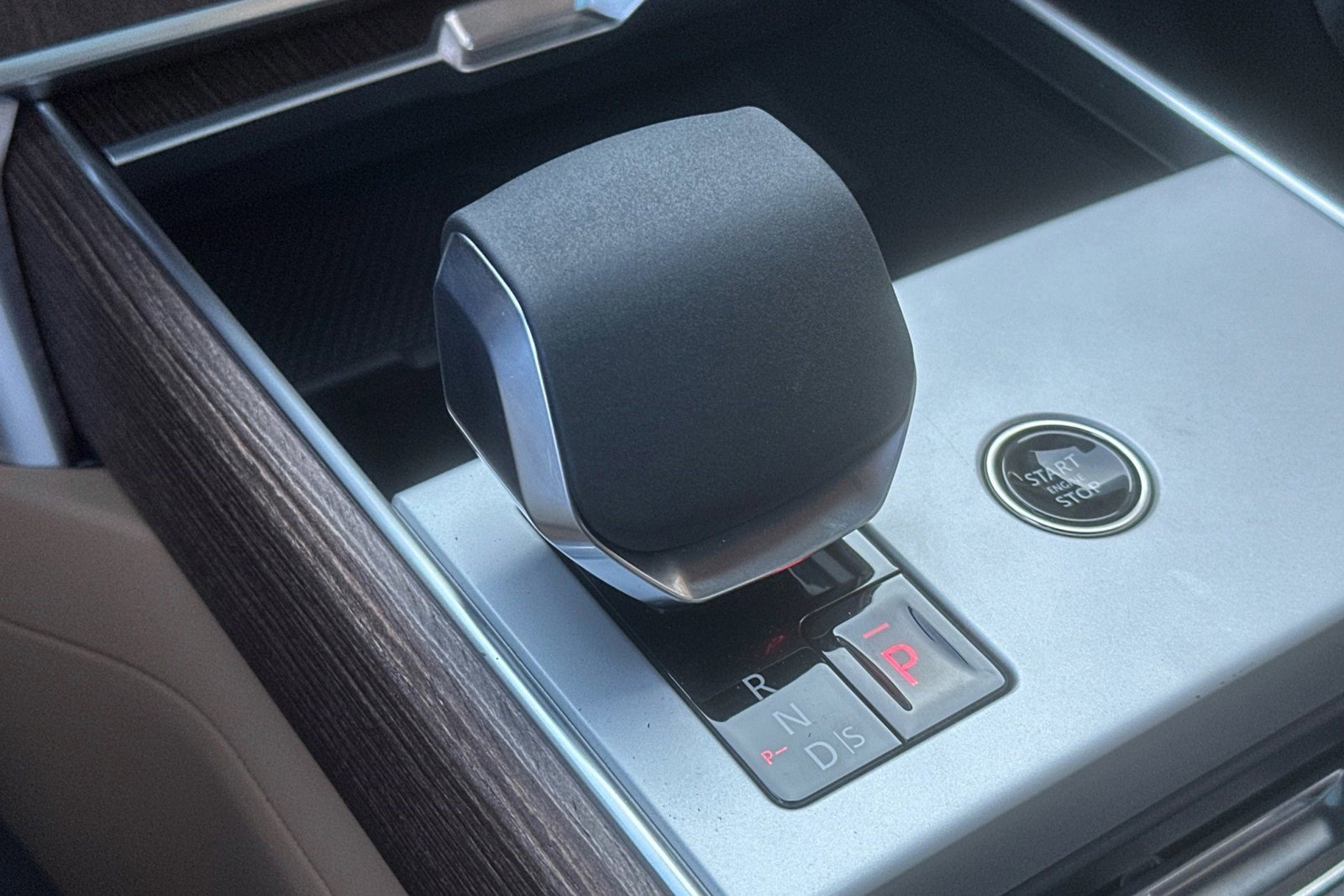 New 2026 Land Rover Range Rover SE image 21