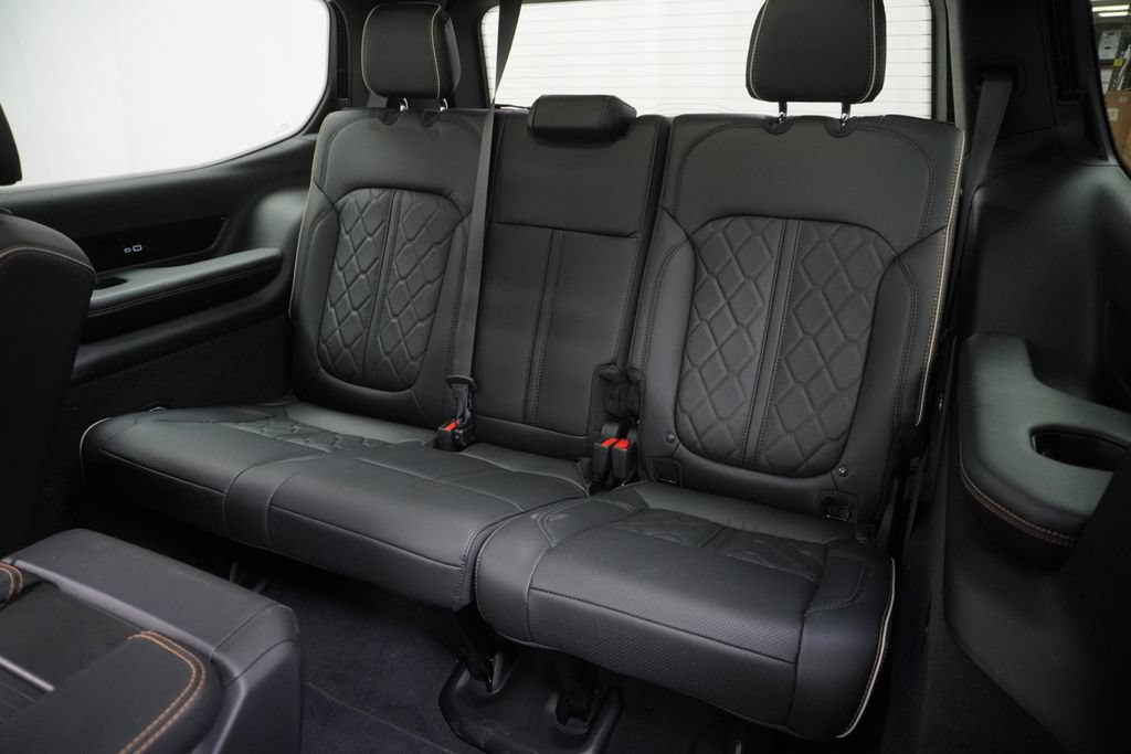 Certified 2025 Jeep Grand Wagoneer Series III w/ Rear Seat Video Group 1 AWD/4WD image 20