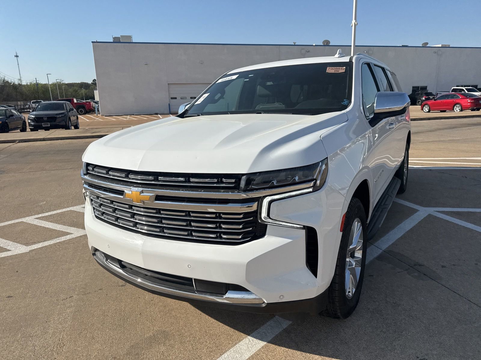 Used 2023 Chevrolet Suburban Premier image 3