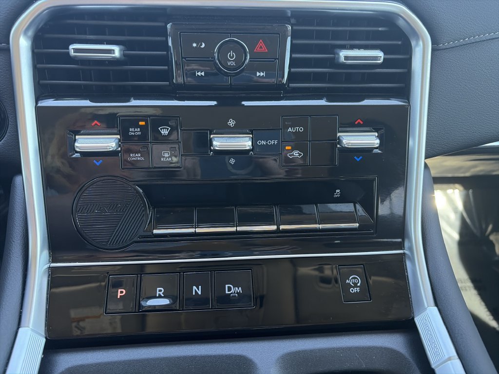 Used 2025 Nissan Armada SV RWD image 23