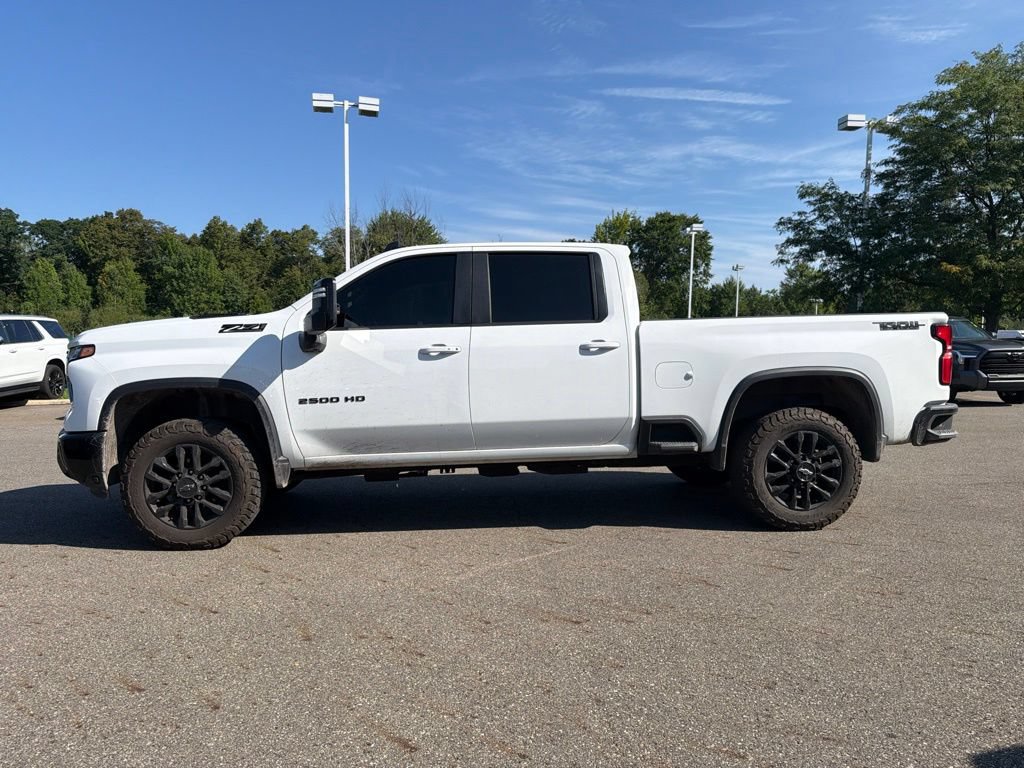 Used 2025 Chevrolet Silverado 2500 LT w/ Trail Boss Package AWD/4WD image 7
