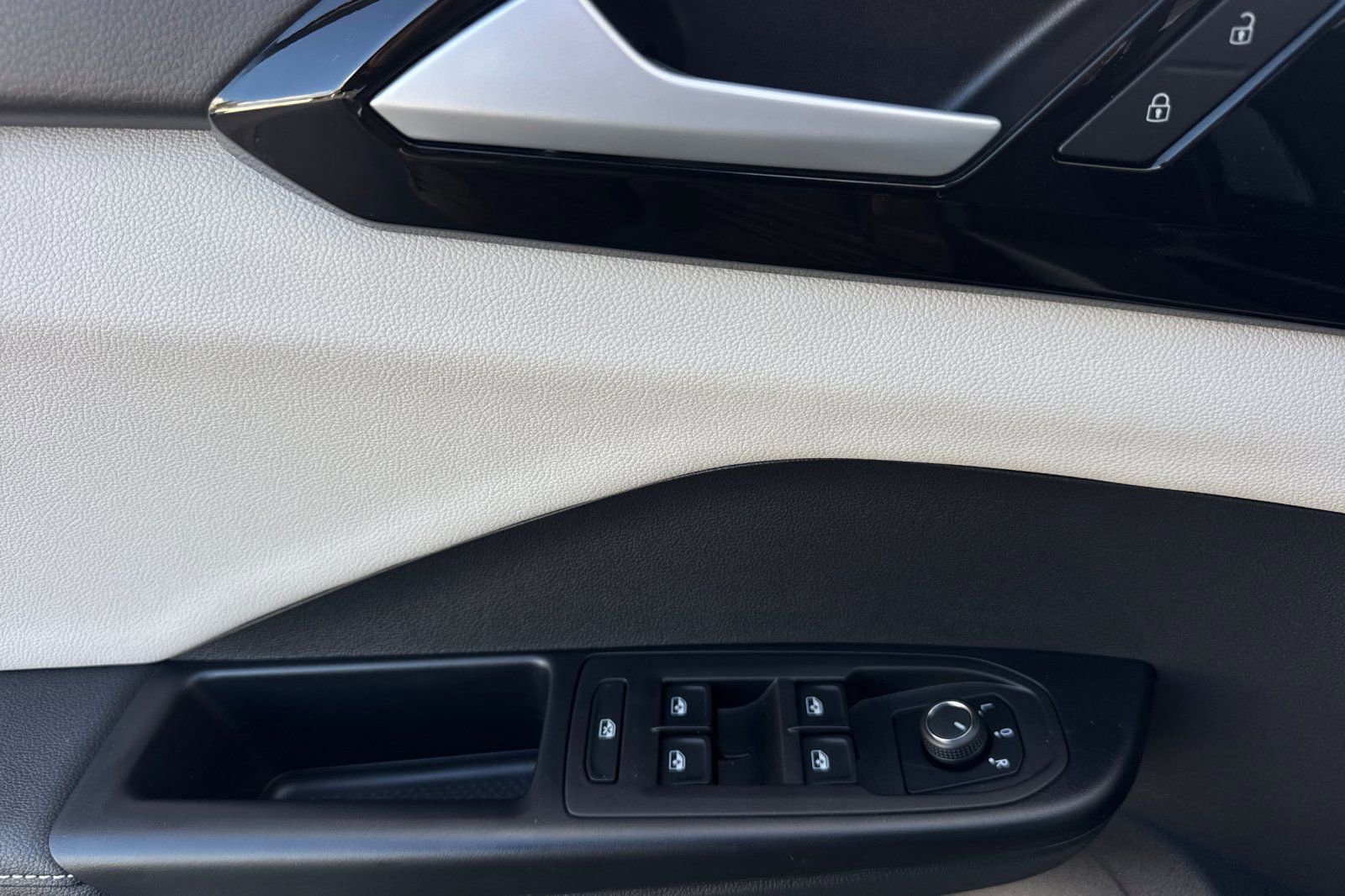 New 2026 Volkswagen Taos S FWD image 9