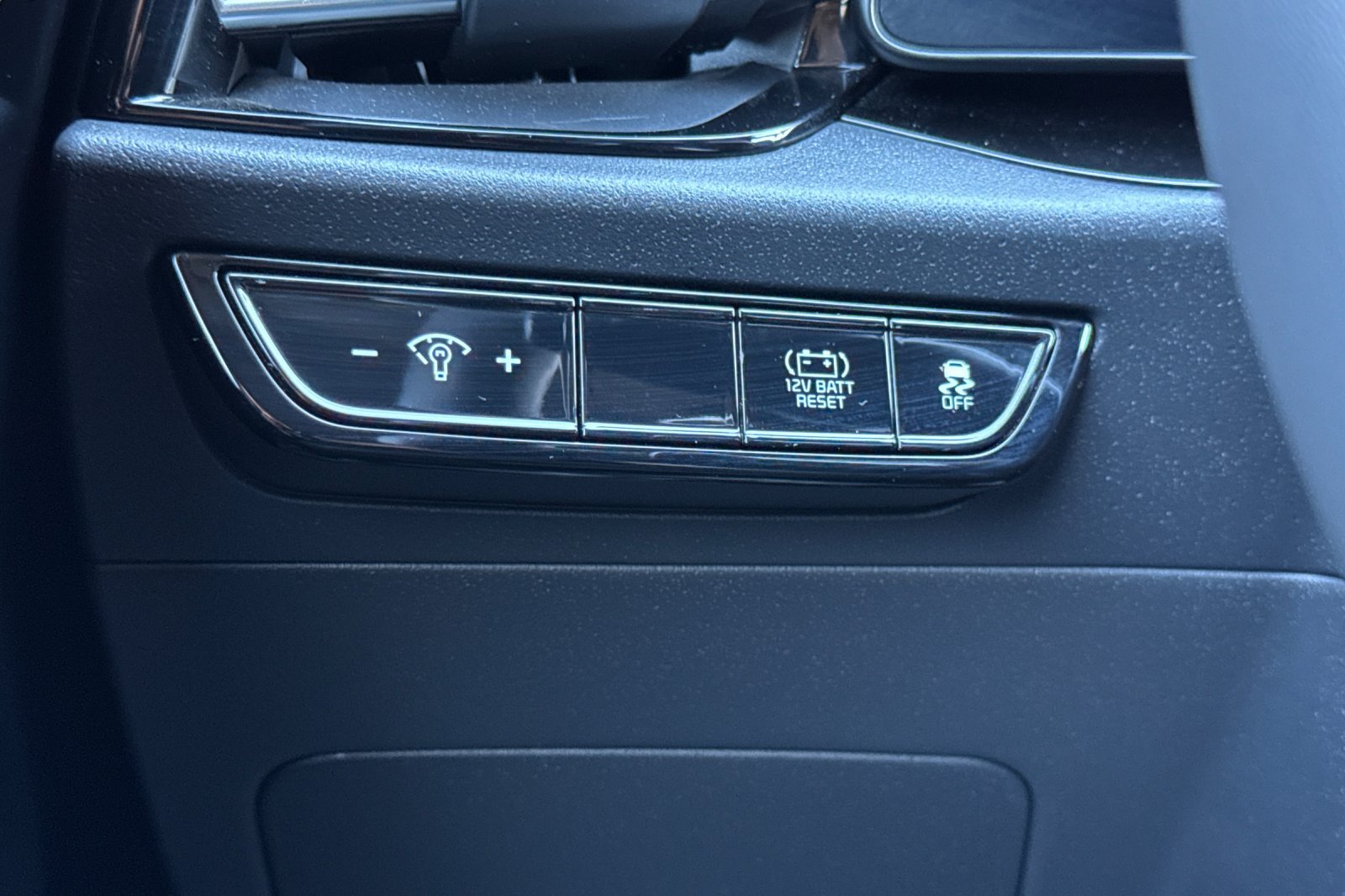Used 2024 Kia Niro EX Touring FWD image 33
