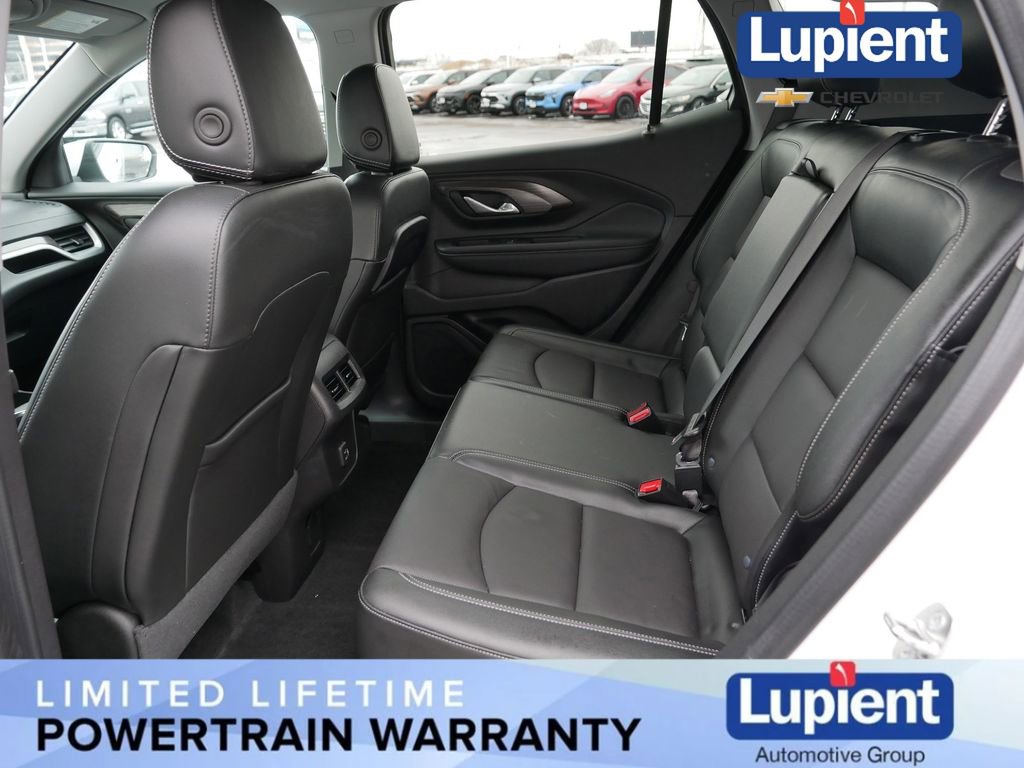 Used 2024 GMC Terrain SLT w/ Infotainment Package II image 17