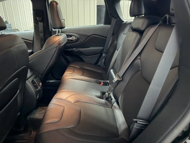 Used 2021 Jeep Cherokee Latitude Plus FWD image 18