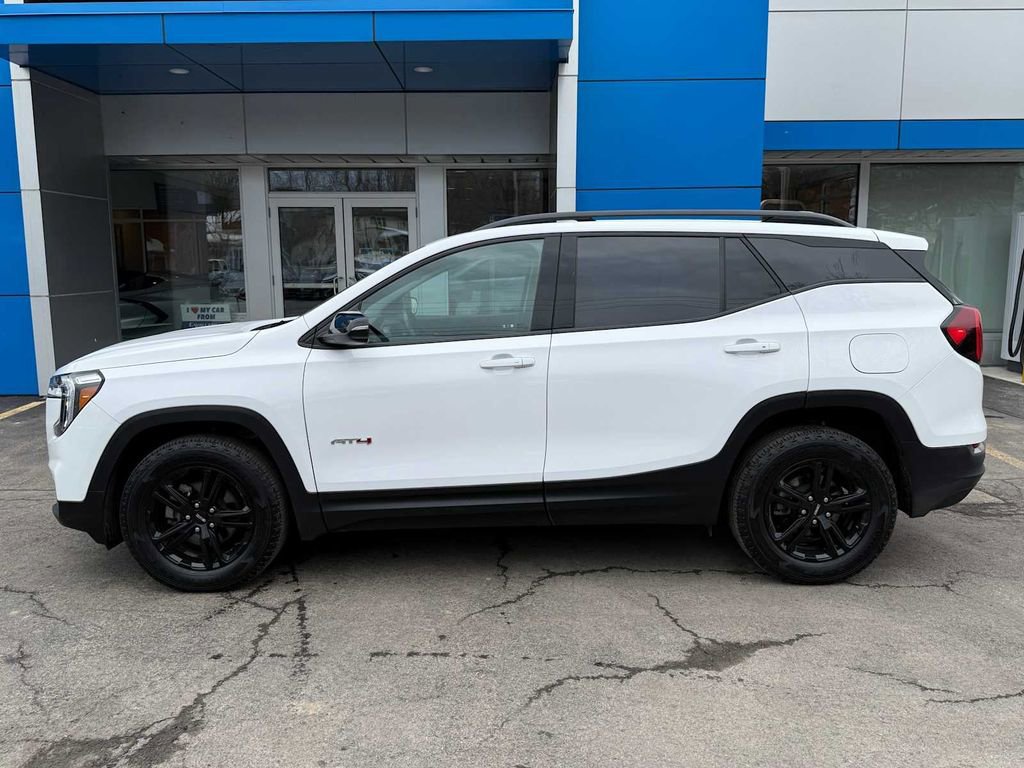 Used 2023 GMC Terrain AT4 image 13