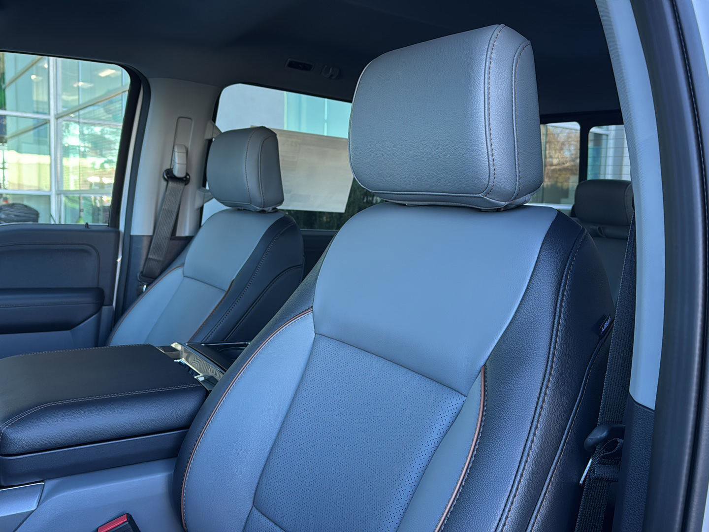 New 2025 Ford F150 Lariat w/ Equipment Group 502A High image 37