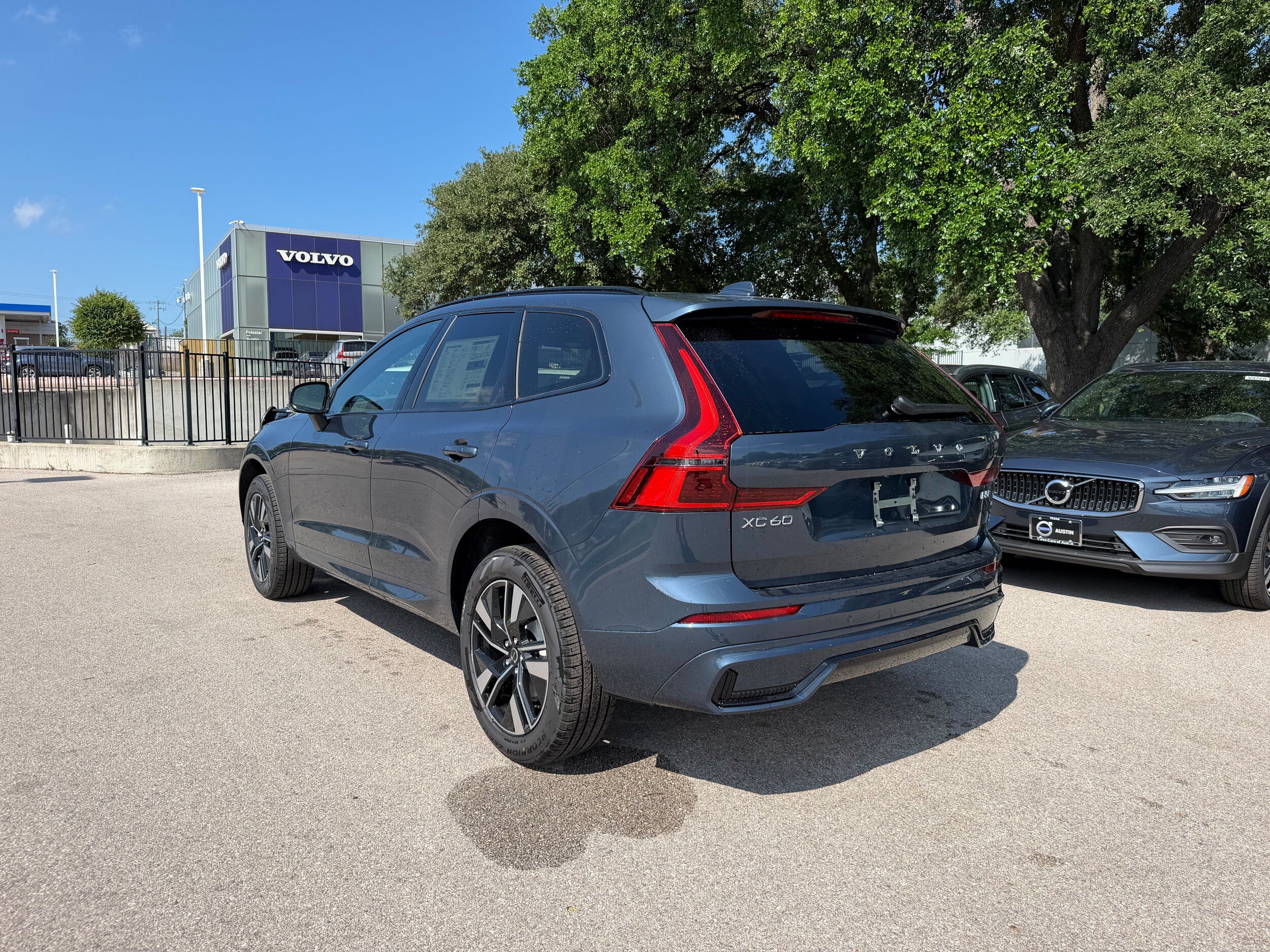 New 2026 Volvo XC60 B5 Core AWD/4WD image 4