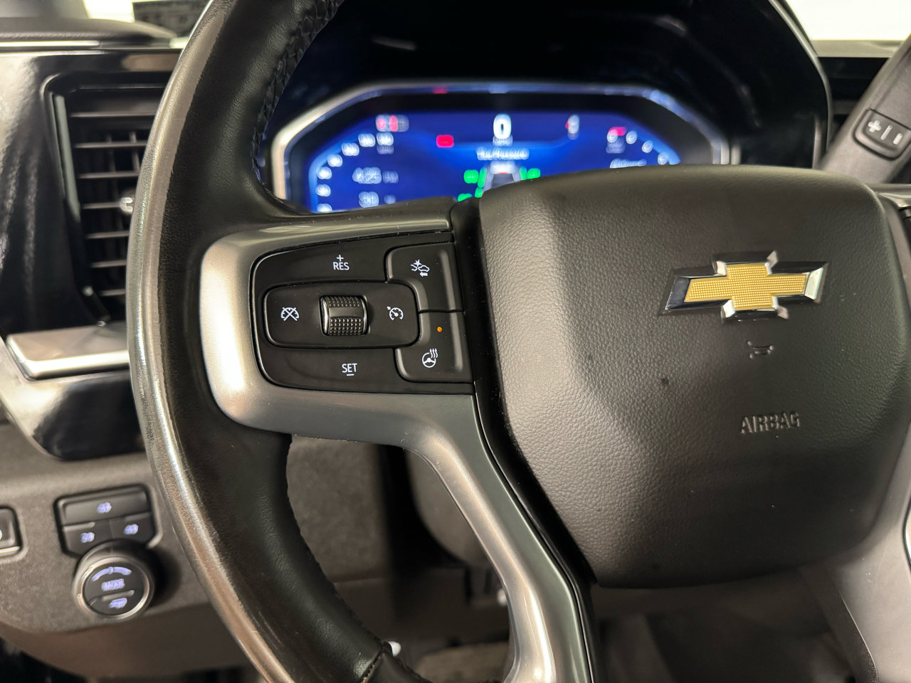 Used 2024 Chevrolet Silverado 2500 LT w/ Convenience Package image 20